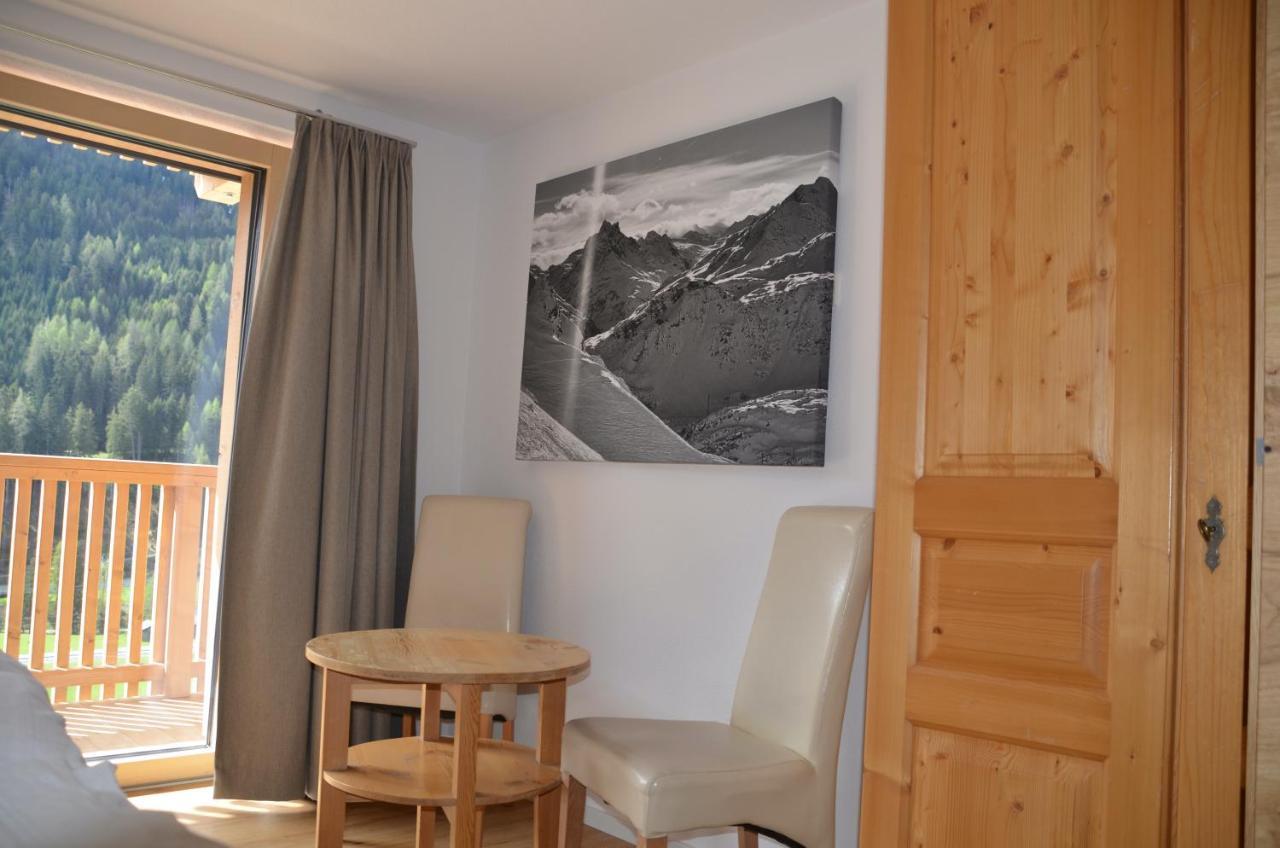 Haus Nick, Appartementhaus ซังคท์อันทอนอัมอาร์ลแบร์ก ภายนอก รูปภาพ
